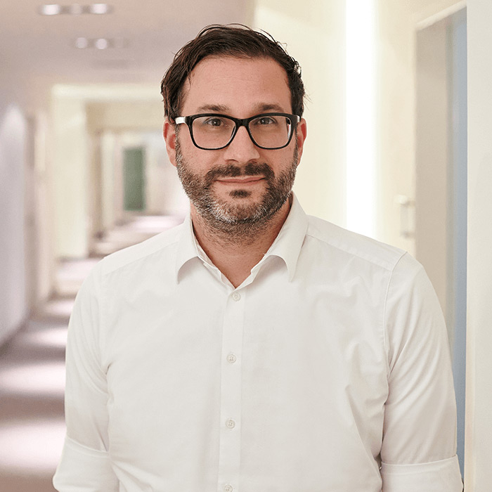 Dr. Benjamin Brucker